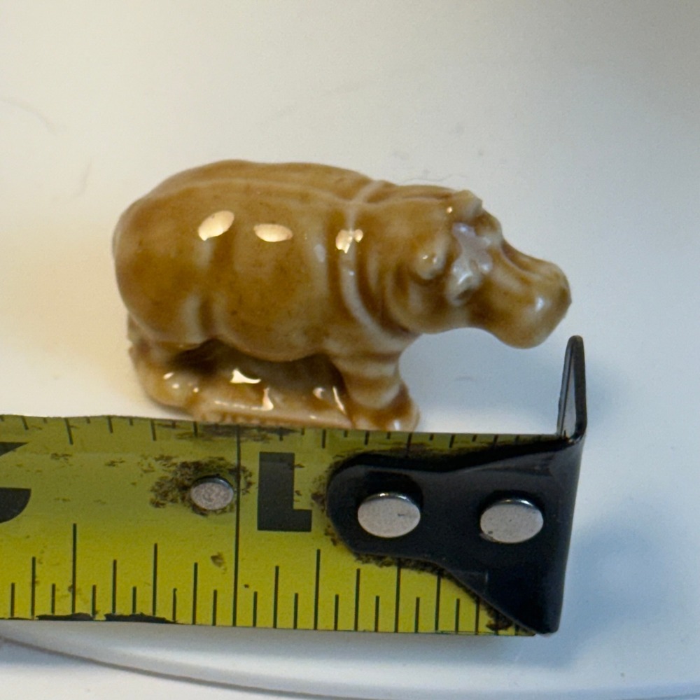 Wade Whimsies Hippo Figurine Brown Glazed Porcelain Miniature Made in England - Picture 2 of 4